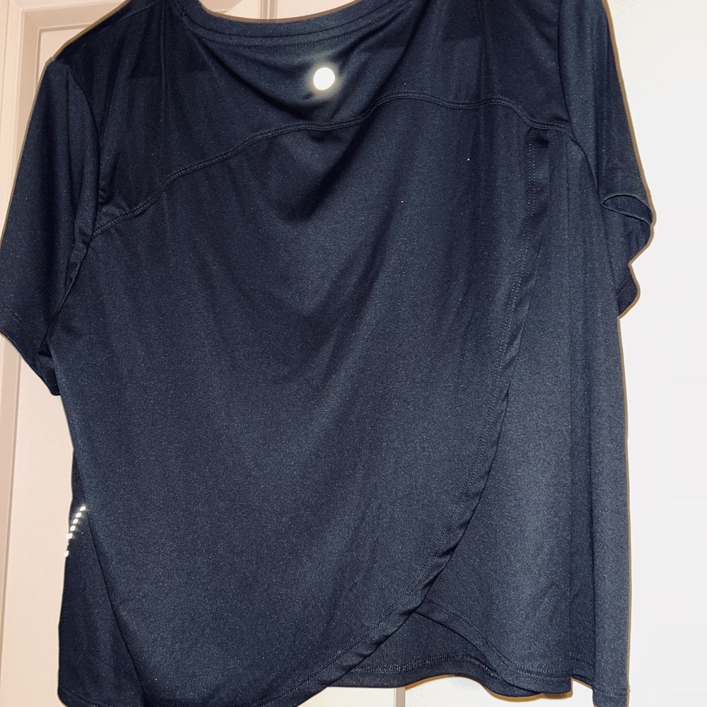 Workout top bundle - Picture 4 of 7